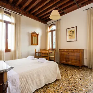  Apartment San Trovaso Italy